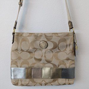 Coach purse/bag crossbody medium size